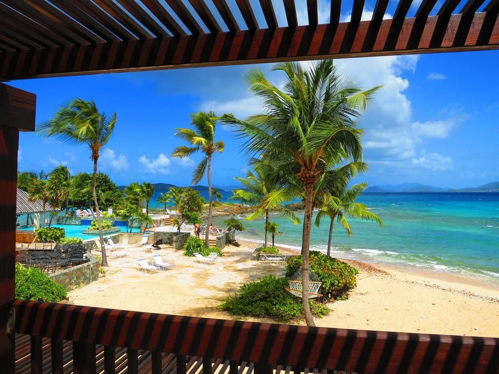 Luxury Beachfront Duplex Villa On Sapphire Beach I East End  Bilik gambar