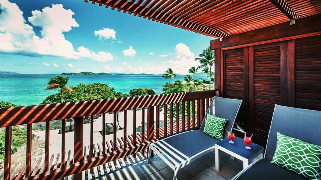 Luxury Beachfront Duplex Villa On Sapphire Beach I East End  Bilik gambar