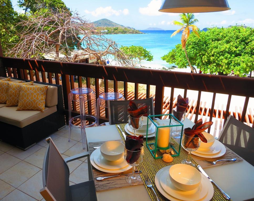 Luxury Beachfront Duplex Villa On Sapphire Beach I East End  Bilik gambar