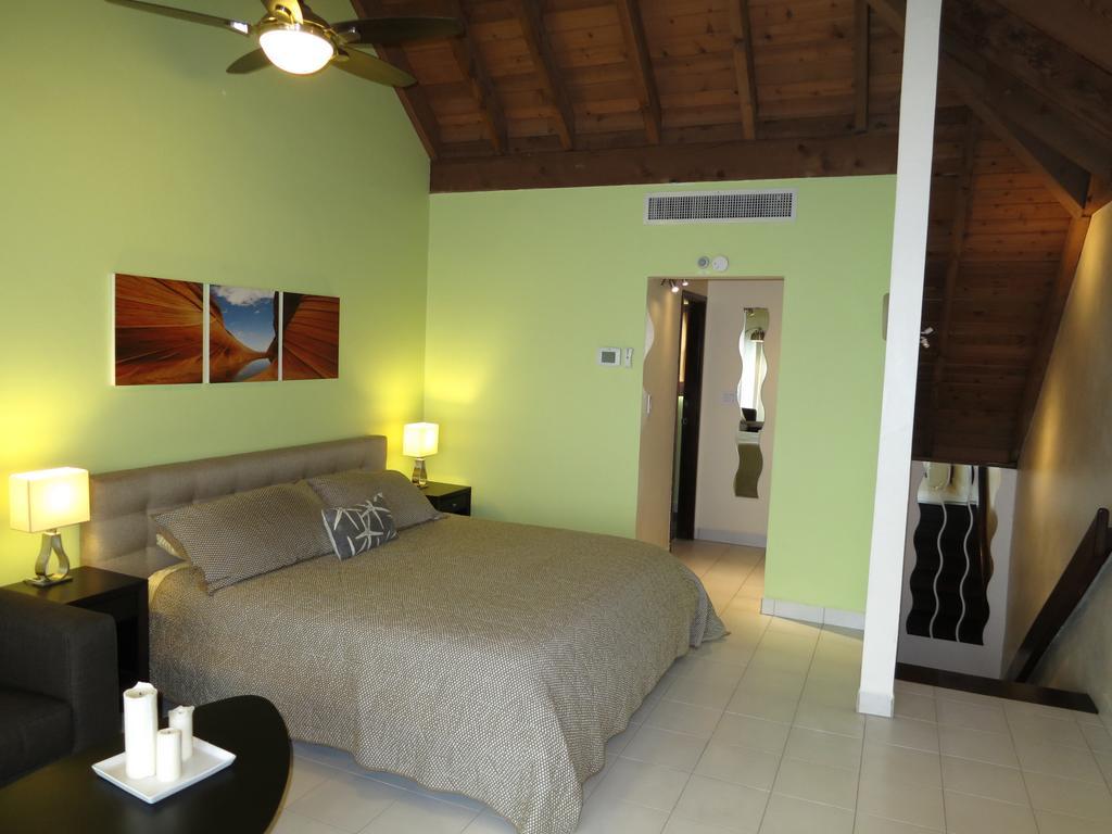 Luxury Beachfront Duplex Villa On Sapphire Beach I East End  Bilik gambar