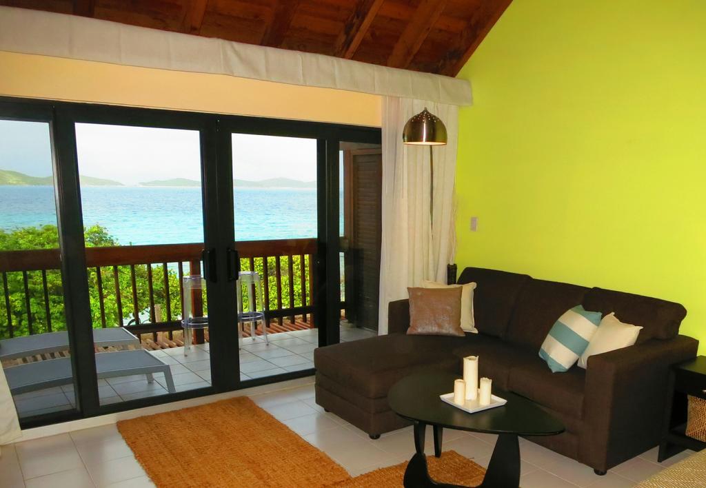 Luxury Beachfront Duplex Villa On Sapphire Beach I East End  Bilik gambar